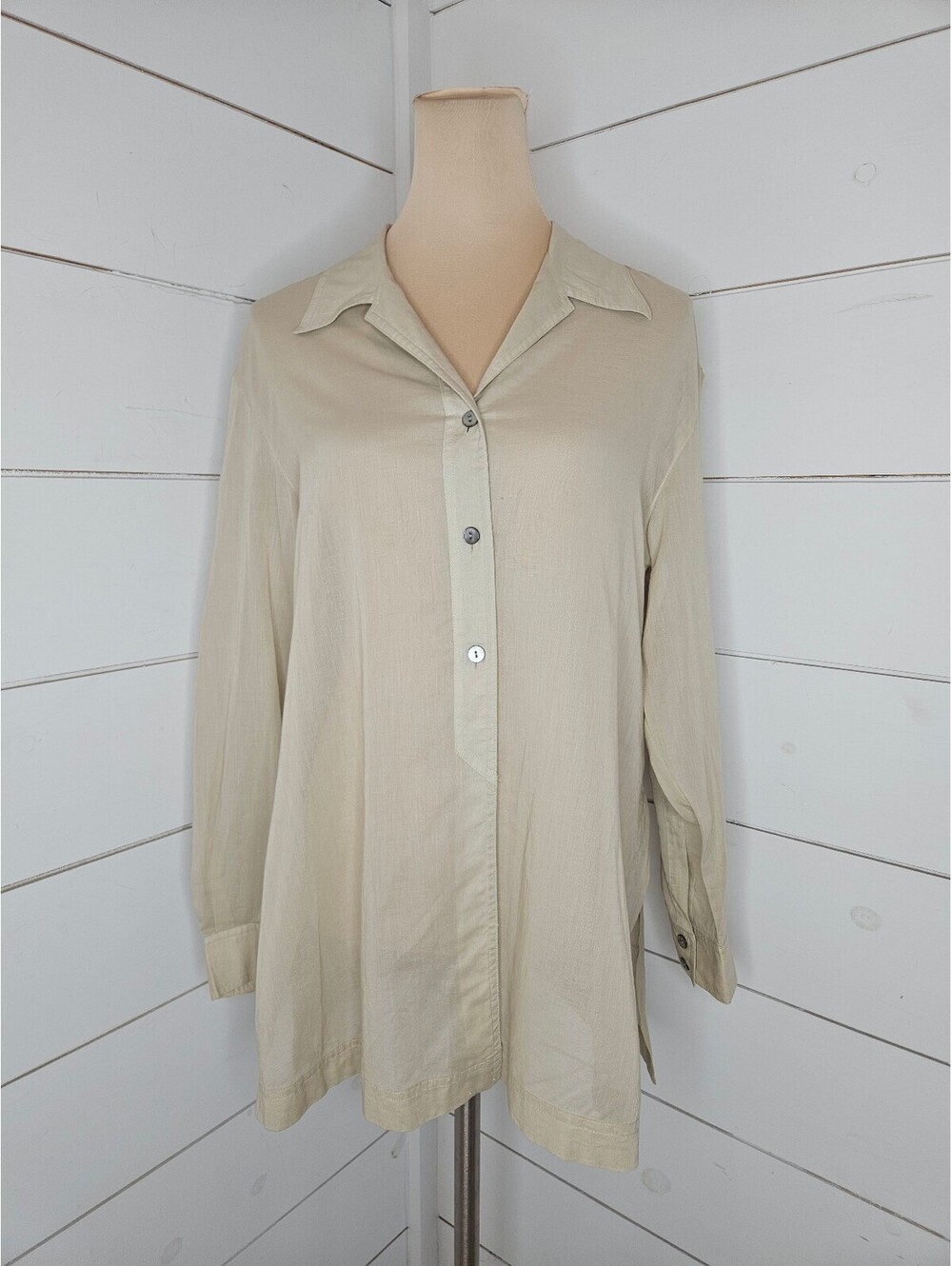 Valerie Stevens medium tan lightweight 100% cotton blouse